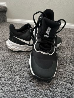 Men’s Nike shoes size 9.5