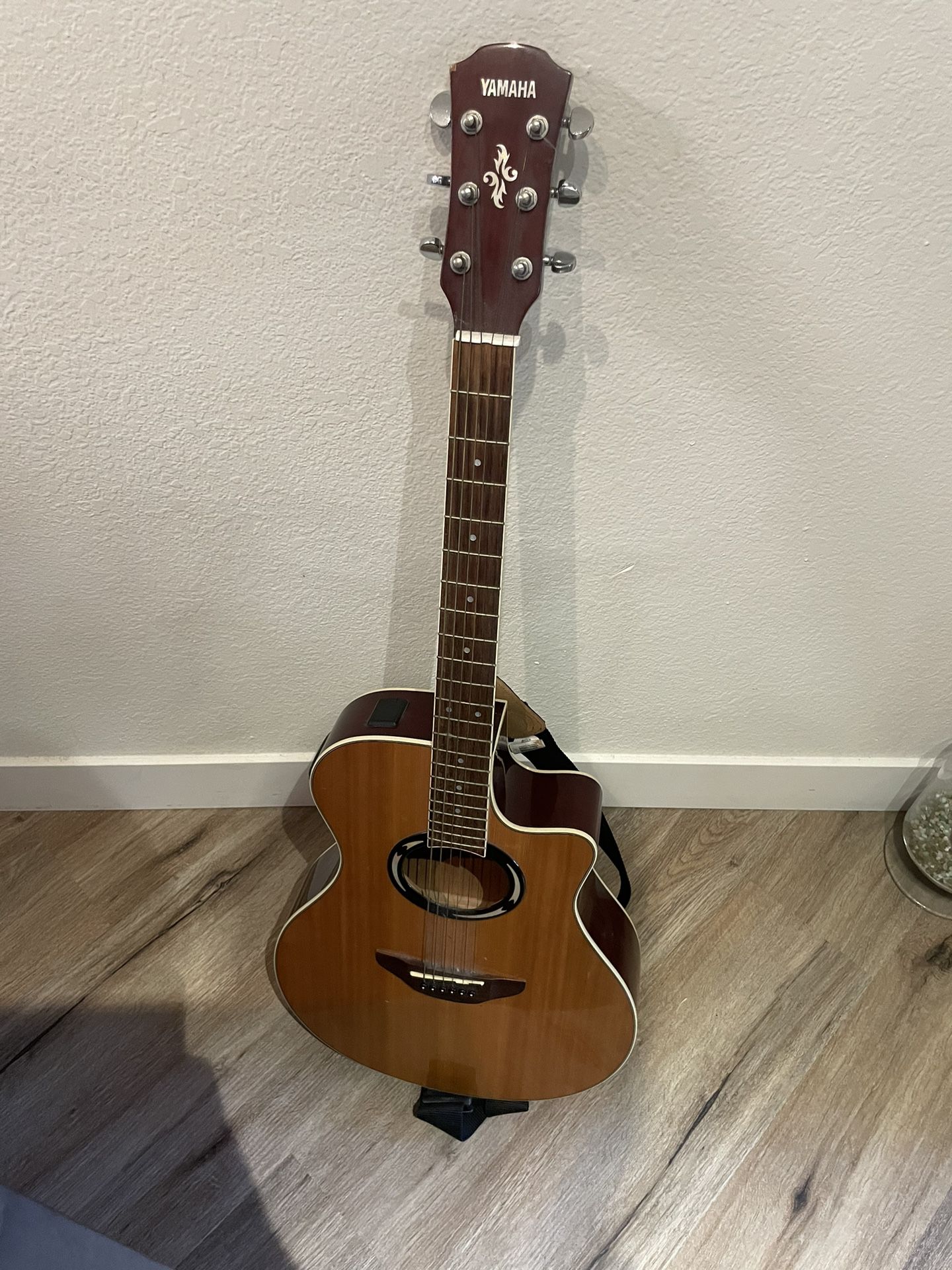 Yamaha Guitar APX 500 