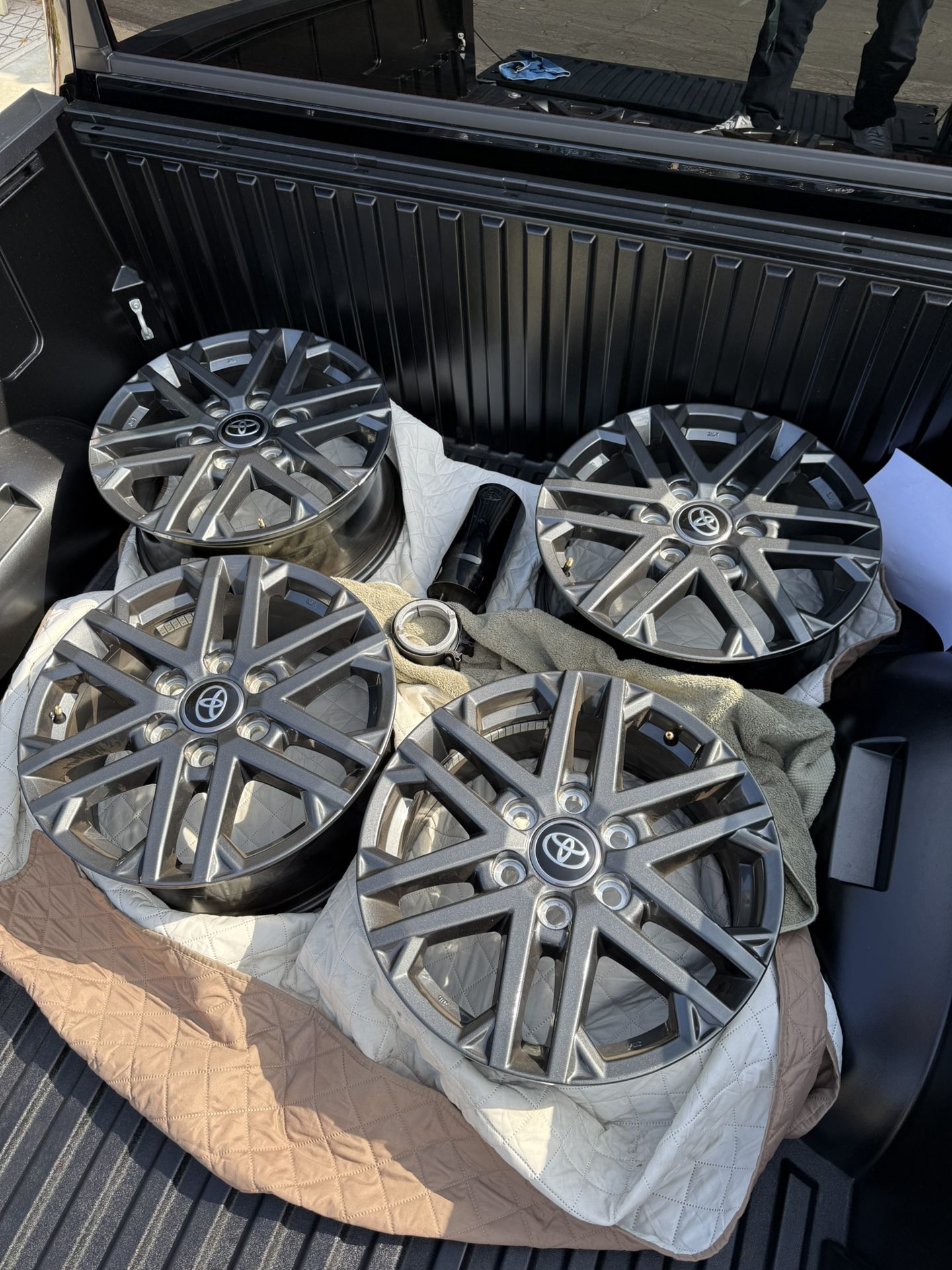 18” 2025 Toyota Tundra Gunmetal Rims