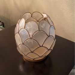 Devortive Candle Holder