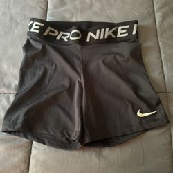 Women’s Nike Pro Black Shorts Size Small