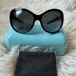 Tiffany Woman’s Sunglasses 🕶️ Used Like New 