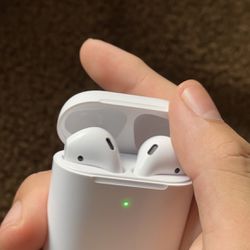 (best offer) airpods with wireless charging case 