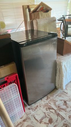 Arctic King mini freezer