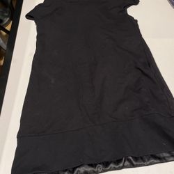 (9) Pieces of Size medium/10 women’s clothes