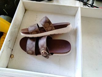 Gwen Coach Sandle's Size 10