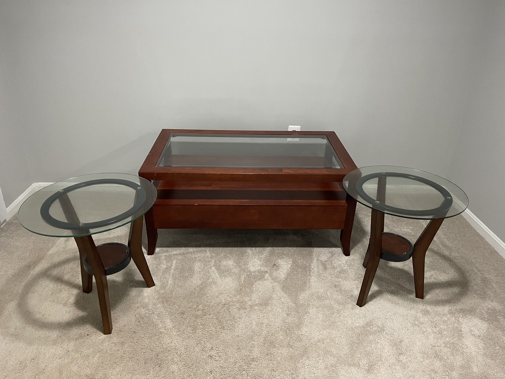 Sit 3 Living Room Tables In Good Condition For Sale ,