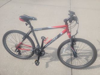 GIANT BOULDER 19"FRAME ALTUS SHIMANO EQUIPPED TUNED UP AND READY 26X1.95 TIRES 