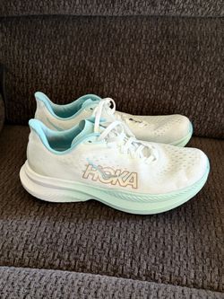 Hoka tennis shoes size 9 B
