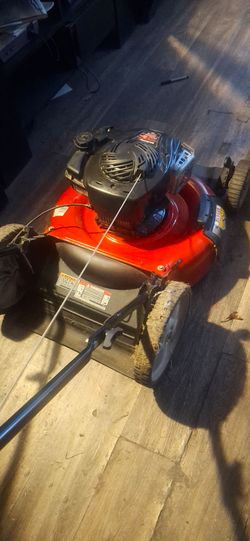 Turns On Turns Off.  Carb need cleaning .