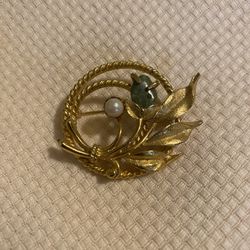 1966 Sarah Coventry Jade And Pearl Brooch