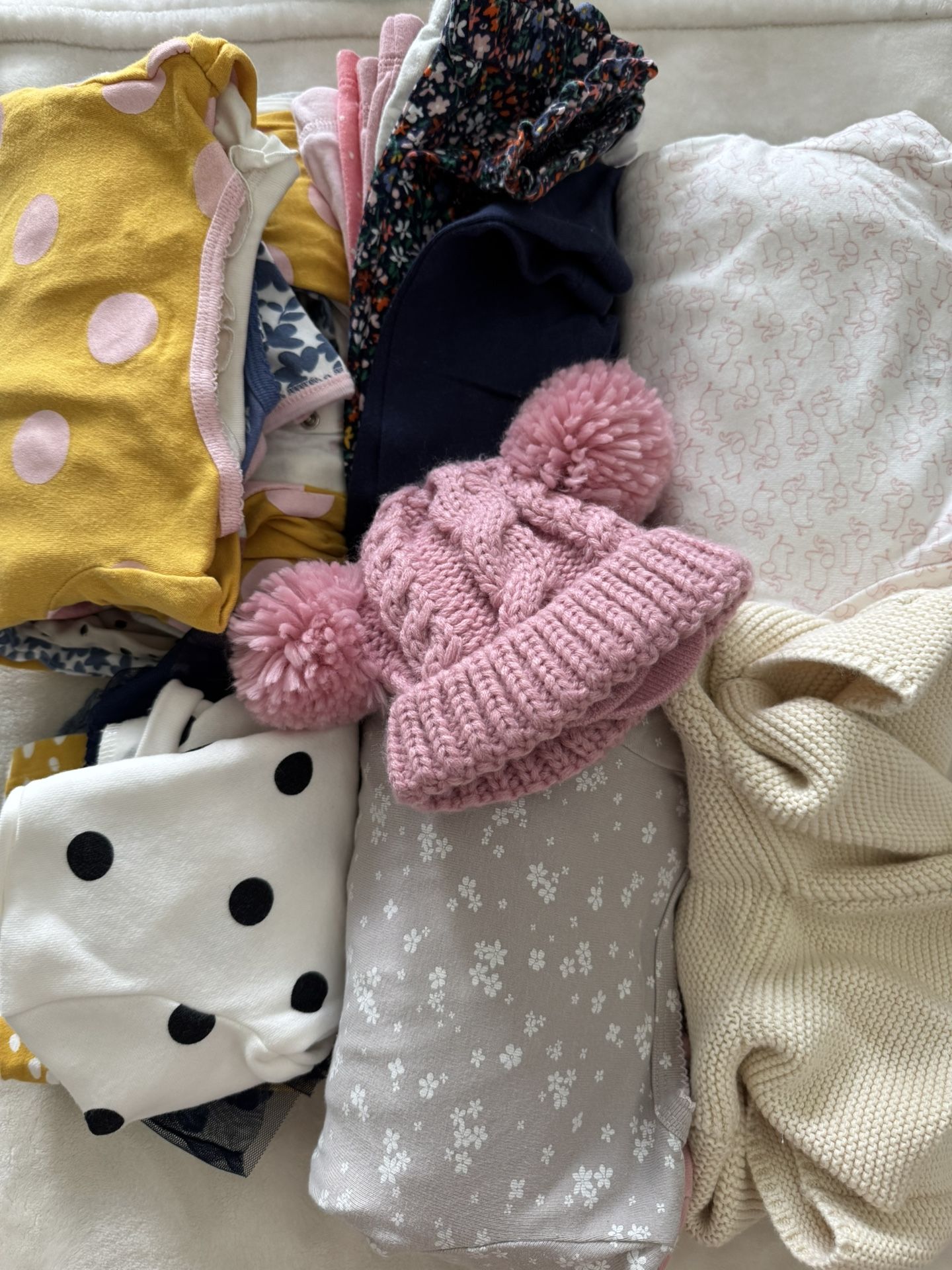 *** FREE*** 6months Clothes Girl