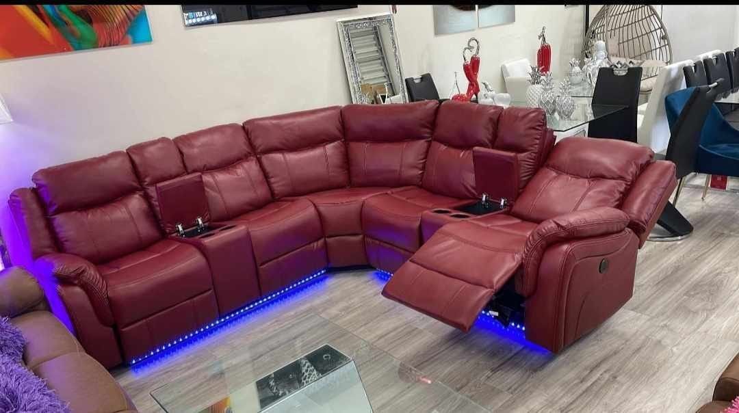Vendo Sofa Seccional Reclinable Con Luces LED.
