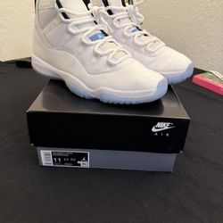 Air Jordan 11 Retro White & Legend Blue SIZE 11
