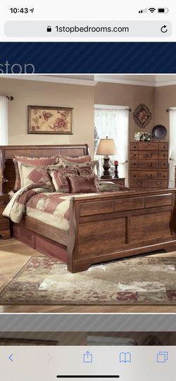 Queen size sleigh bed set...