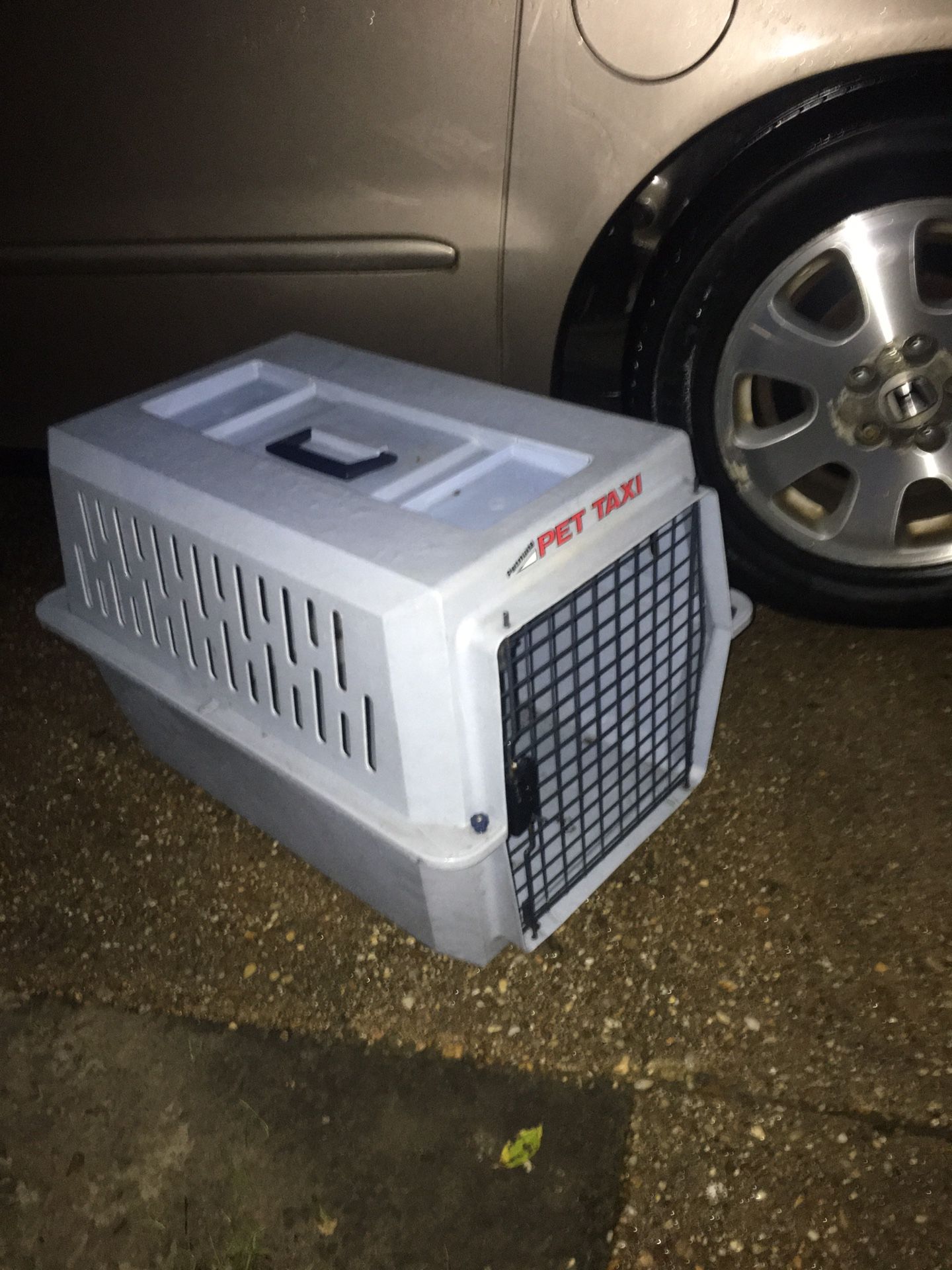 Nice medium pet carrier crate only $30 firm