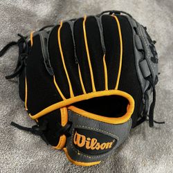 Wilson Glove  T -ball