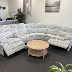 Power Reclining Sectional 