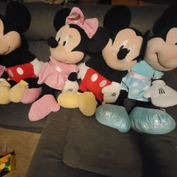 Huge Mickey And Minnie Figures