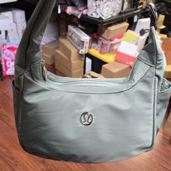 Lululemon Sidebag L4 