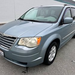 2010 Chrysler Town & Country