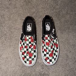 Customs Classic Slip-On Checkerboard Shoe With Roses SIZE 7 WOMEN