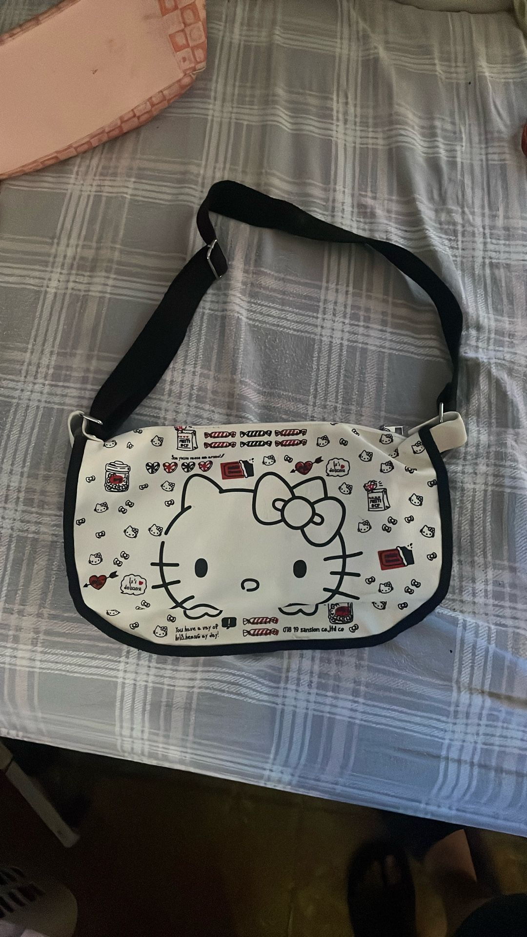 hello kitty purse
