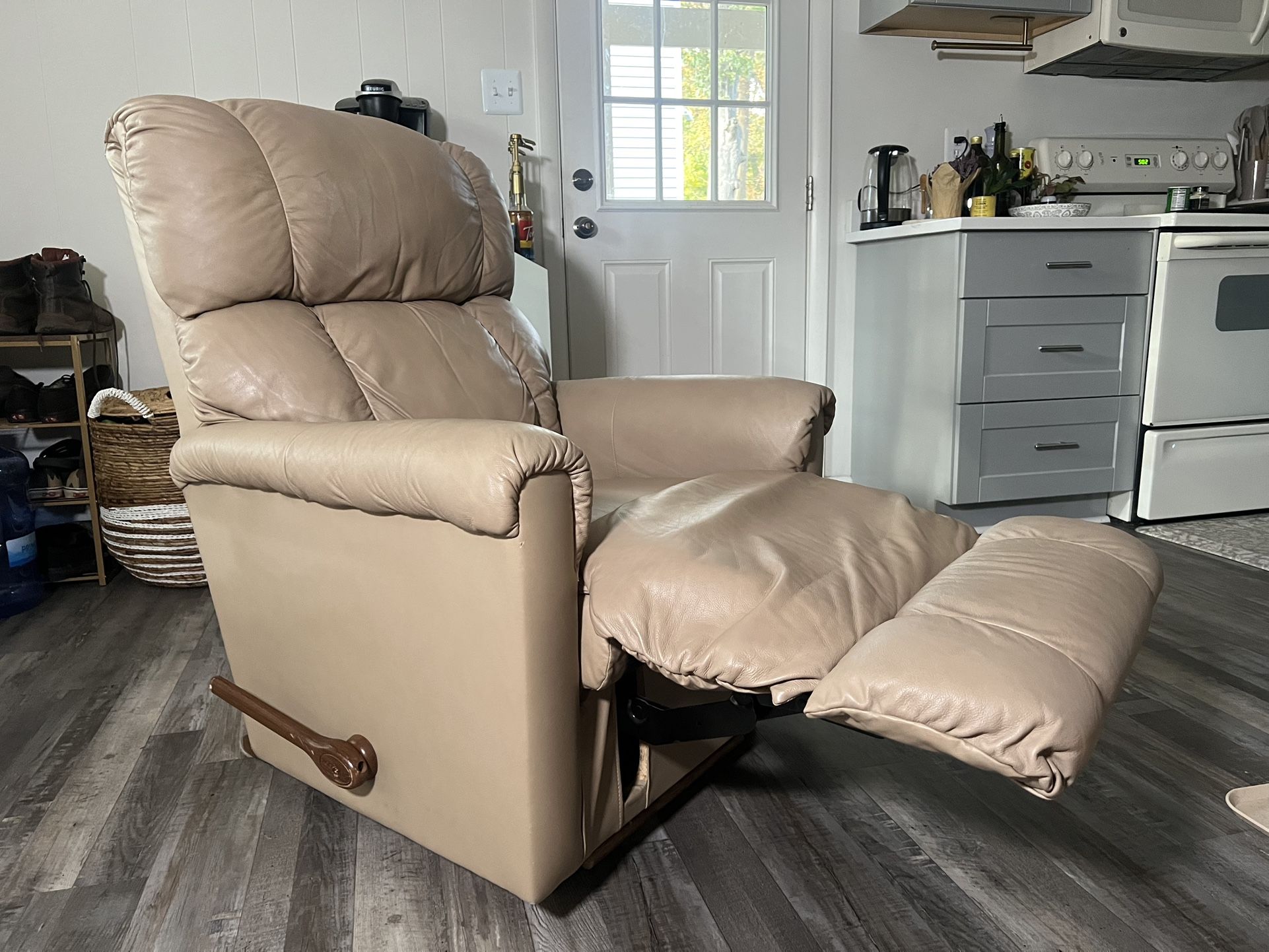 La-Z-Boy Leather Pinnacle Rocking Recliner