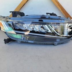 2018 - 2020 HONDA ACCORD RIGHT
HEADLIGHT PASSENGER SIDE LED . DD3 
