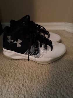 Under Armour - Surge 4 Athletic Shoes - Youth 4