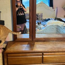 Dresser With Mirror 