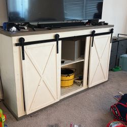 CUSTOM TV STAND 