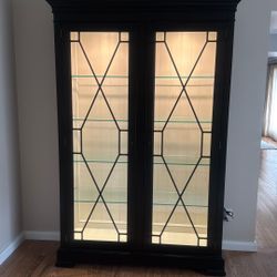 Ethan Allen - Burkhouse China Cabinet