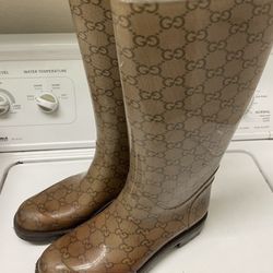 Gucci rain boots