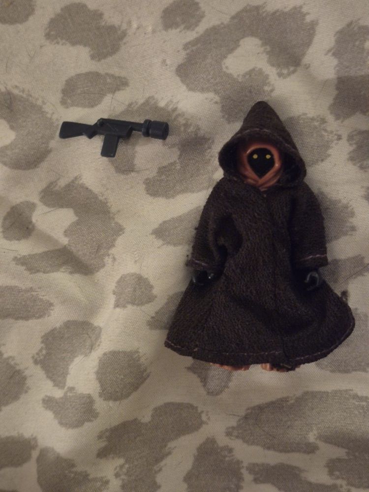 1977 Star Wars Jawa Figure Complete With Robe And Bump Blaster Rifle