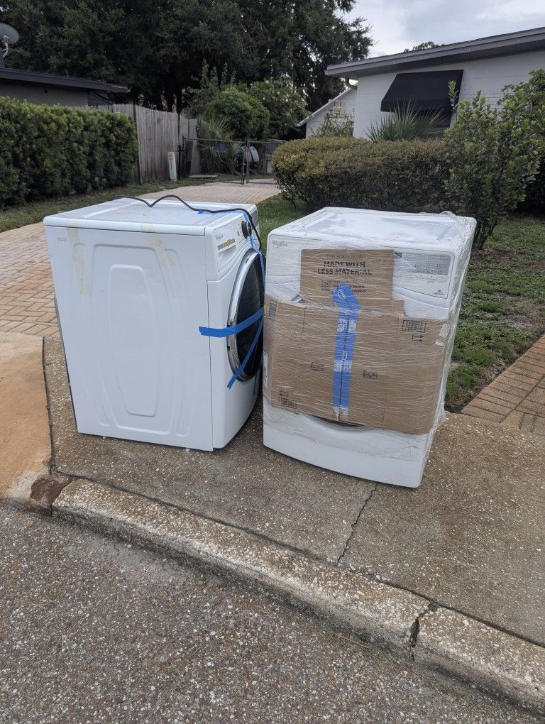 Free whirlpool Electric Dryer