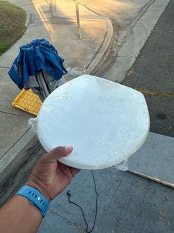 Brand new elongated toilet seat new