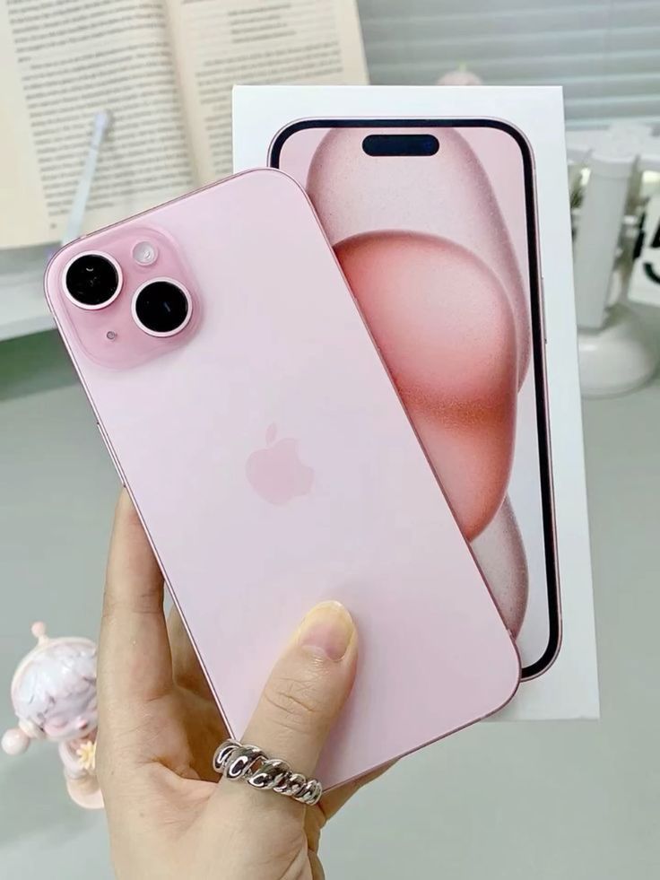 iPhone 15 in pink (unlocked)