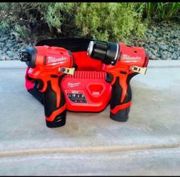 Milwaukee M12 Brushless Subcompact Drill and Impact Driver Combo Kit w/2 Batteries and Bag New !!
