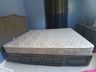 Full size bed with mattress