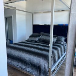 King size Bed