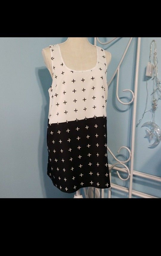 Monochromatic Tunic