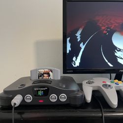 Nintendo 64 W/Controller + Golden Eye 007 Game