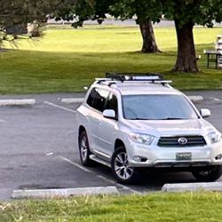 Toyota Highlander Hybrid  