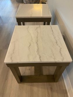 Coffee table and matching end tablea