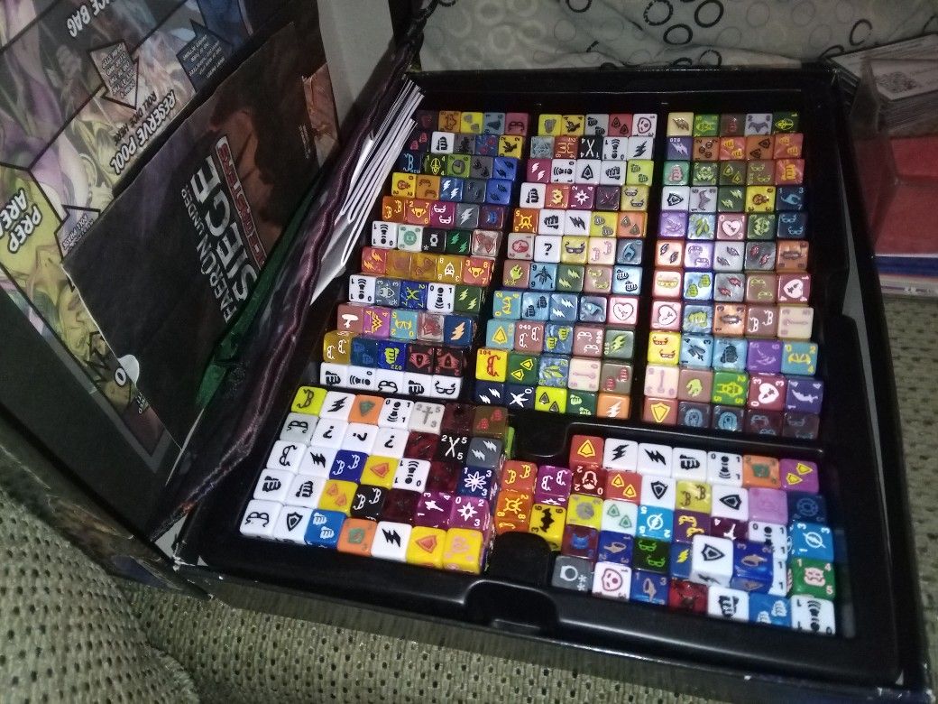 Dice Masters Lot 867 Cards And 500 Dice