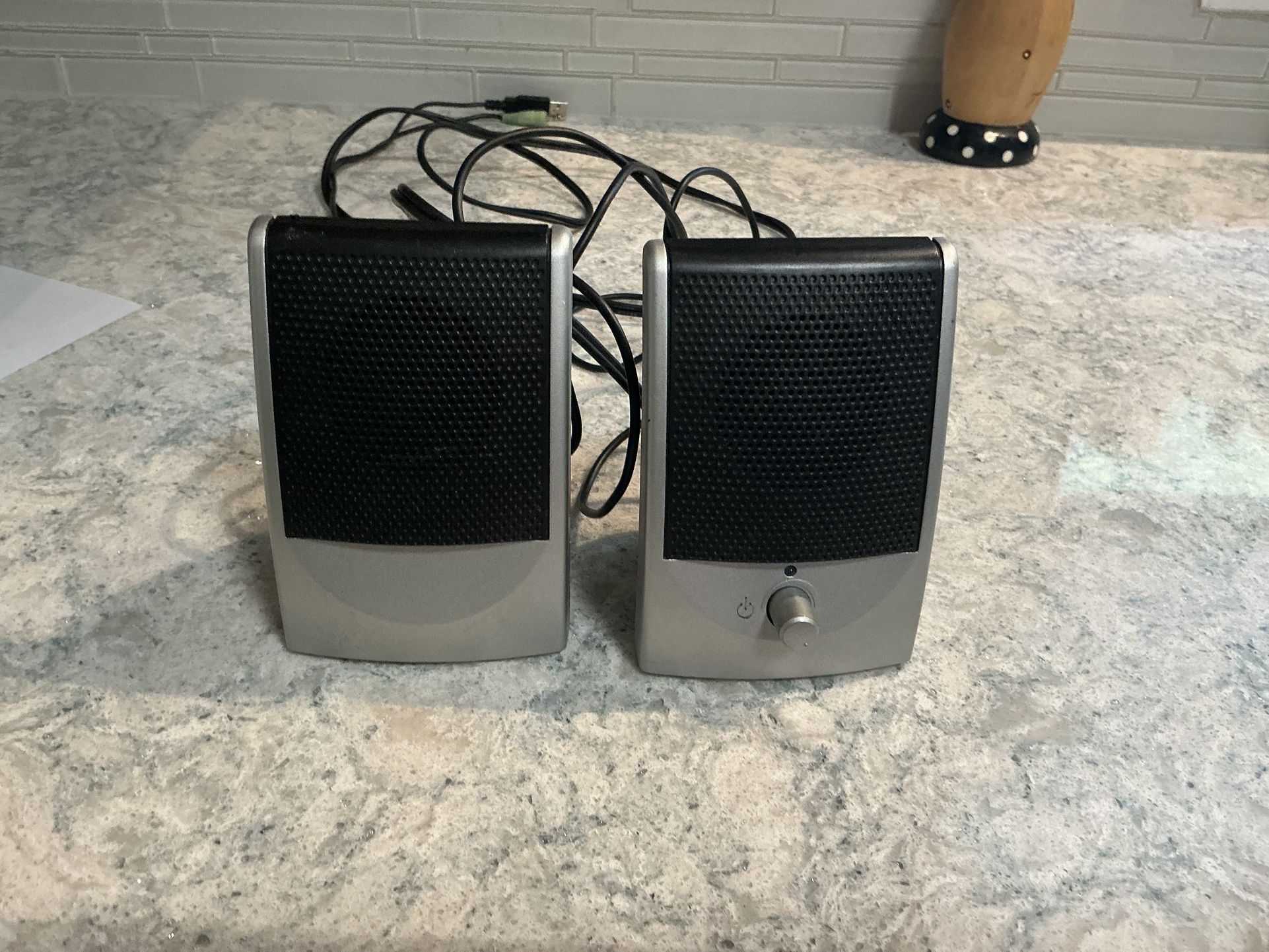 Diamond Audio Technology EMC2.0-USB computer speakers