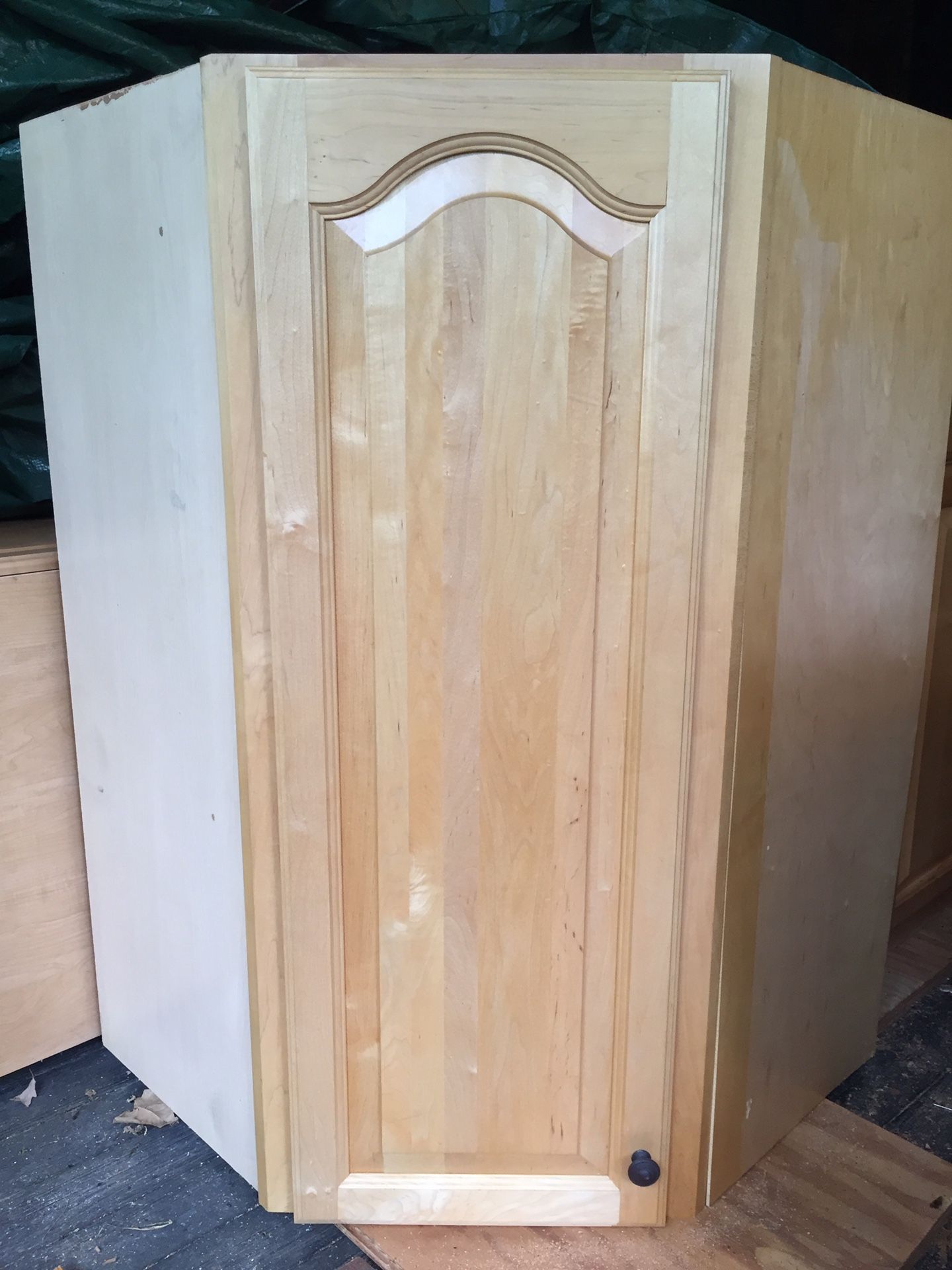 Free upper cabinet