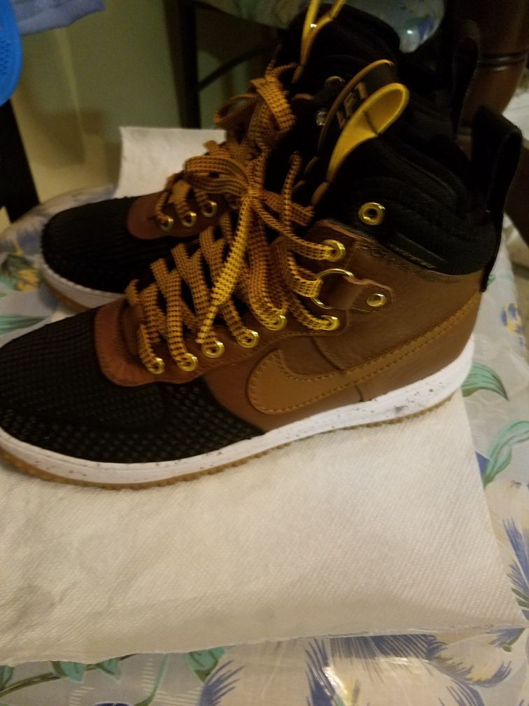 Men's Nike Air LF1 Sneaker. Worn 2 times. Brand New Condition. Size 8 1/2