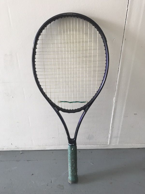 Tennis racket